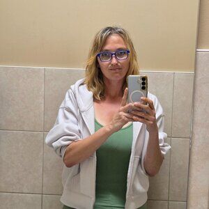 Meet your Posher, Angela